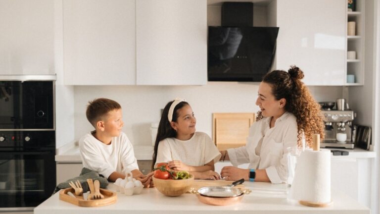 8 Meal Prep Hacks for Busy Moms