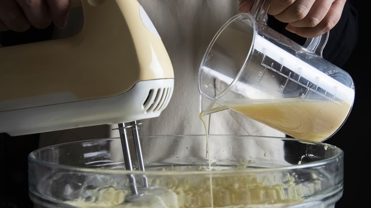 Adding Buttermilk into Cake Batter