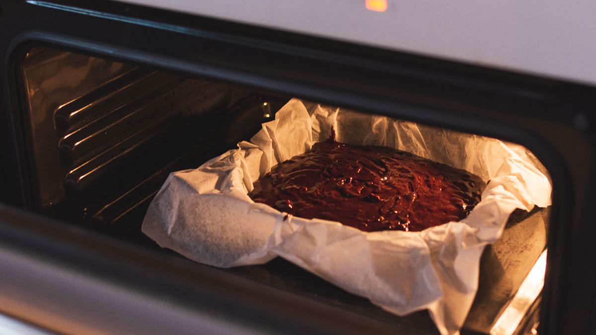 Baking Brownies in a Round Cake Pan