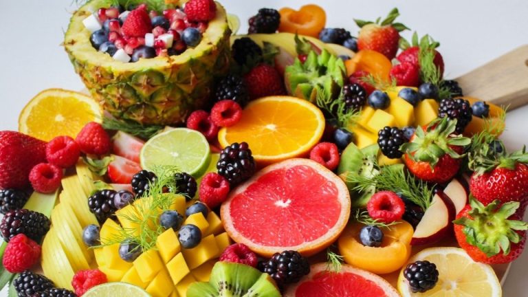 The Easiest Way to Impress Guests: Beautiful Fruit Trays for Any Gathering