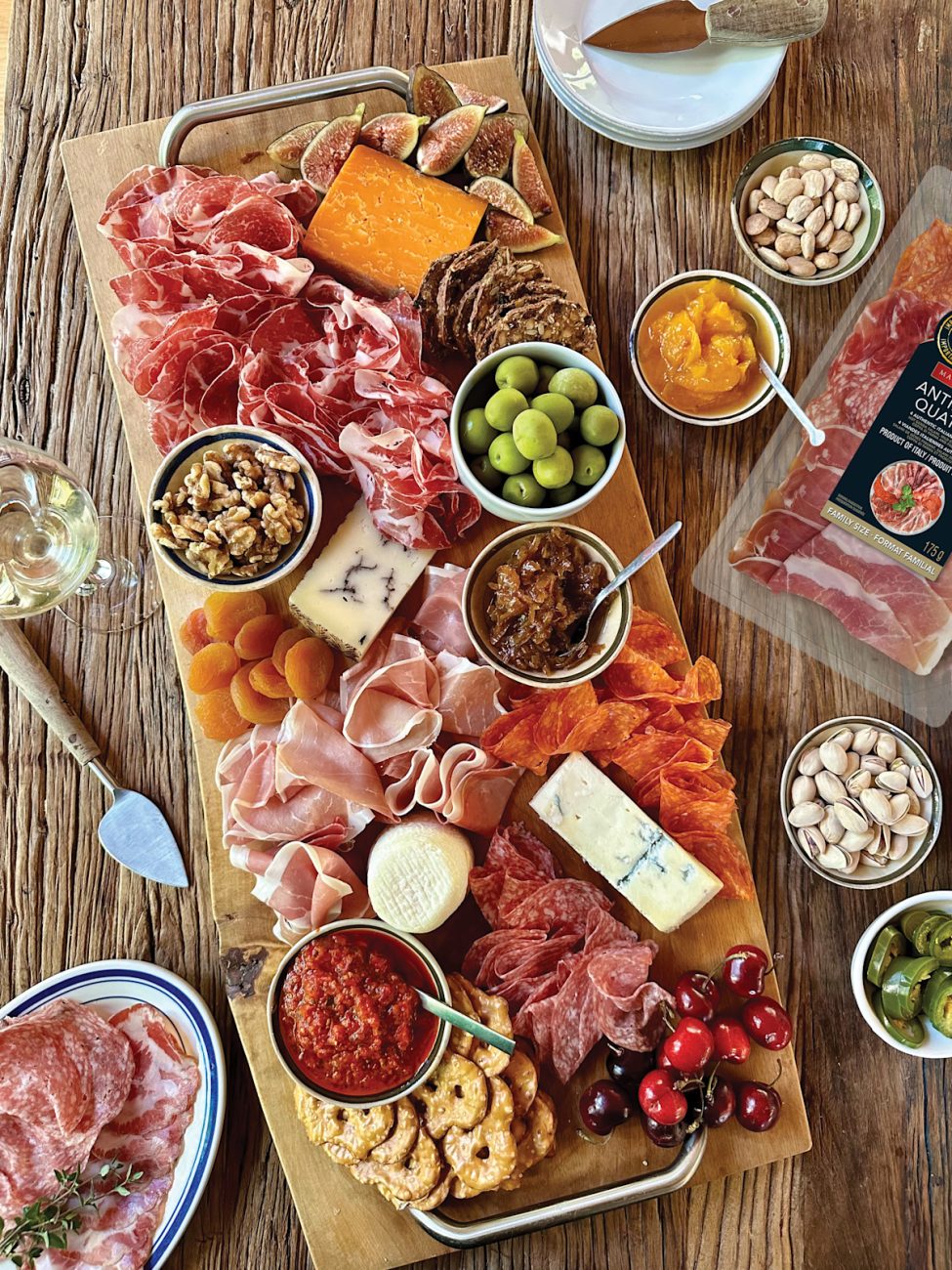 CON1006 BBQ deli board BBQ OR PICNIC BOARD FOR A CROWD