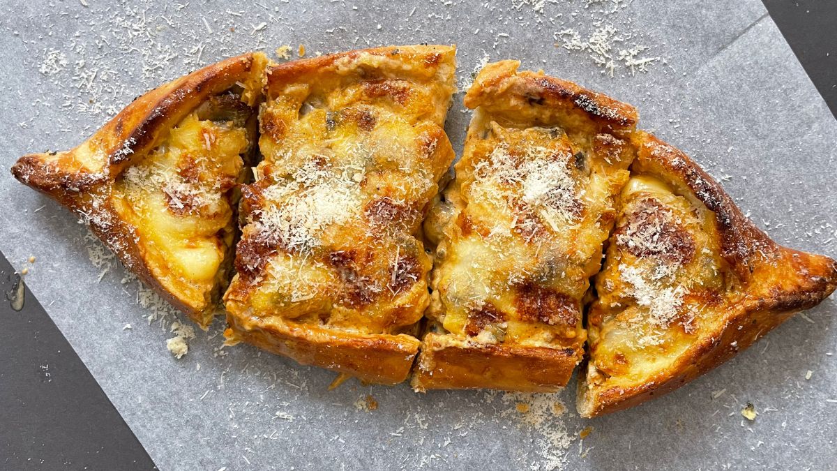 Chicken and Mushroom Pide 2