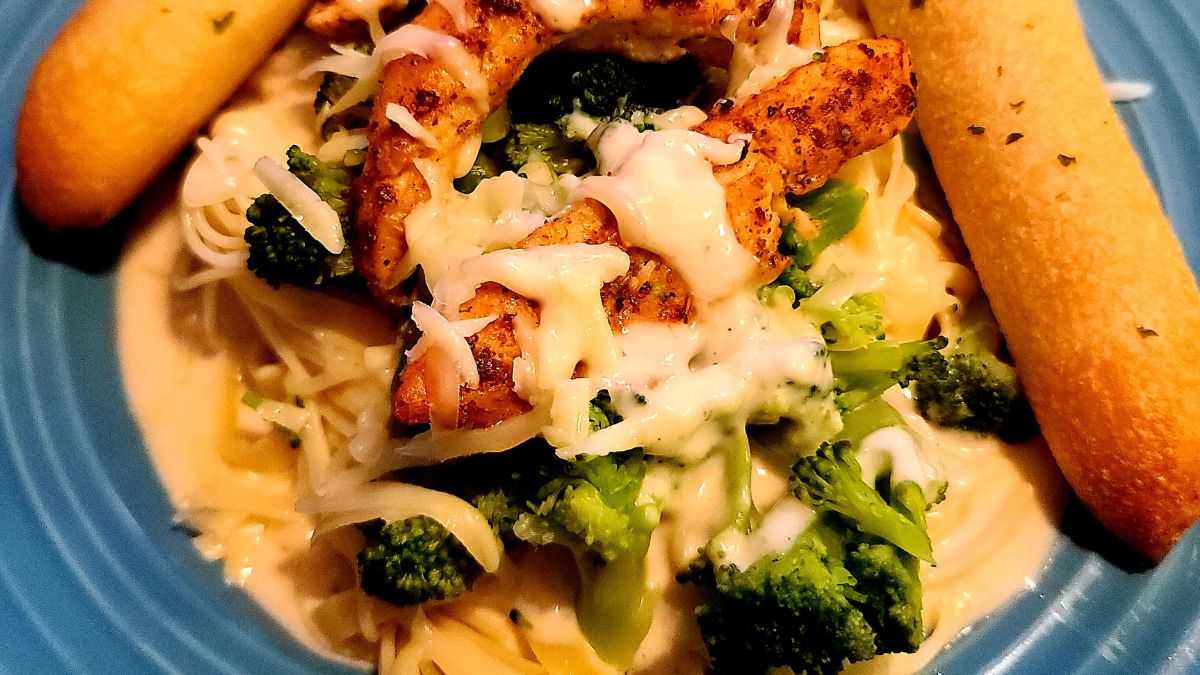 Costco Chicken Alfredo with Fresh Vegetables