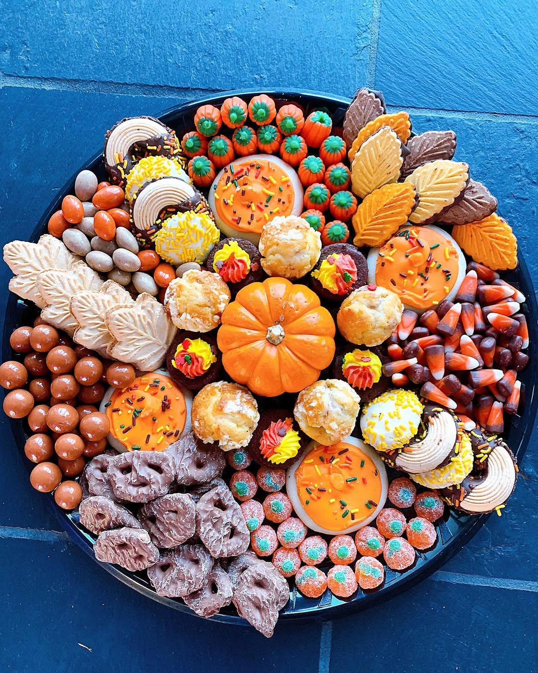 Fall into Thanksgiving with this dessert board Taking orders until 11 16 DM me if interested thanksgiving dessert thanksgivingboard dessertboard happythanksgivng sweets sweettooth eeeeeats foodie food