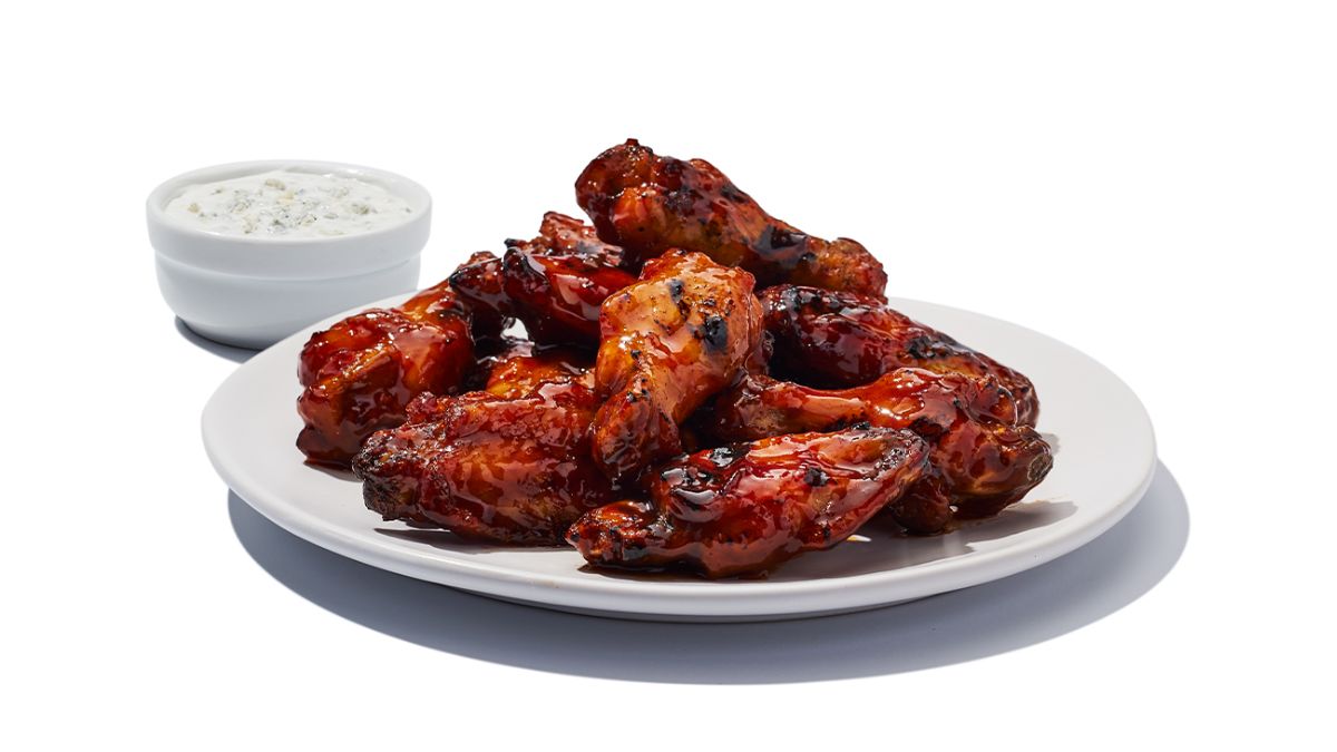 Hooters Daytona Beach® Style Wings