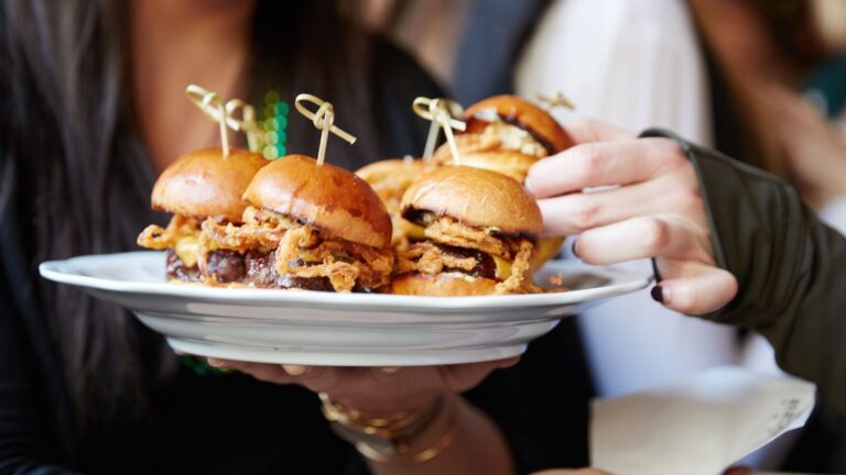 How Many Sliders Per Person