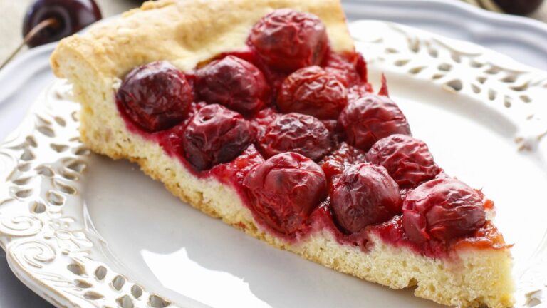 Here’s How To Reheat Cherry Pie