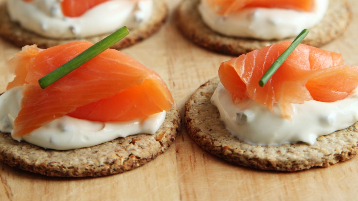 How to Serve Smoked Salmon