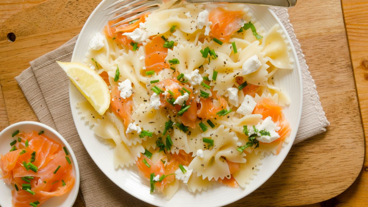 How to Serve Smoked Salmon