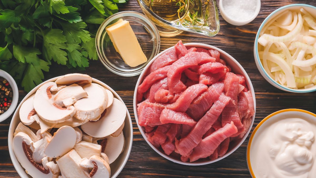 Ingredients for Stroganoff With Creme Fraiche