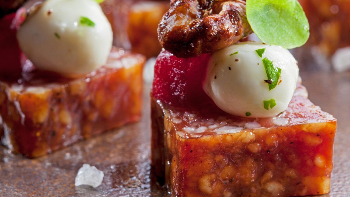 Landjager Bite With Mozarella