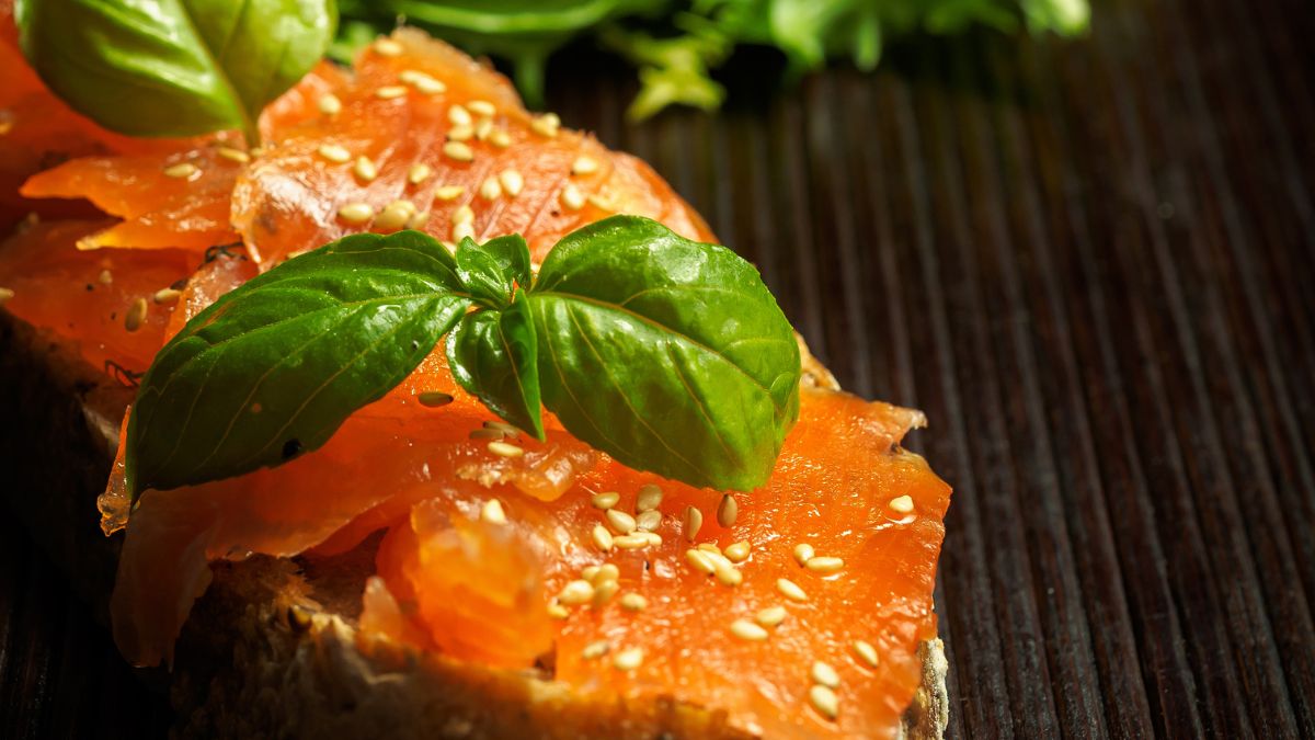 Marinated Salmon With Basil and Sesame Seeds