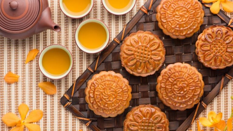 Mooncake Pairing Guide: Tea, Coffee, and Wine Matches for Every Flavour