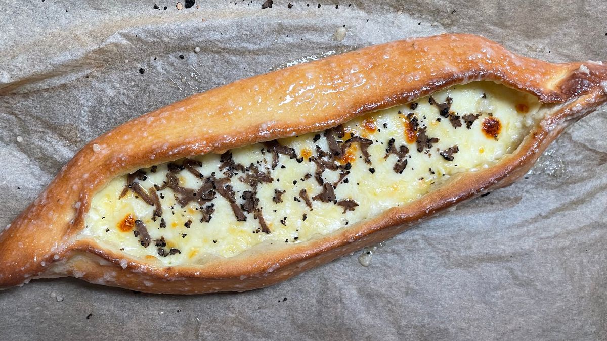 Pide with Truffles 1