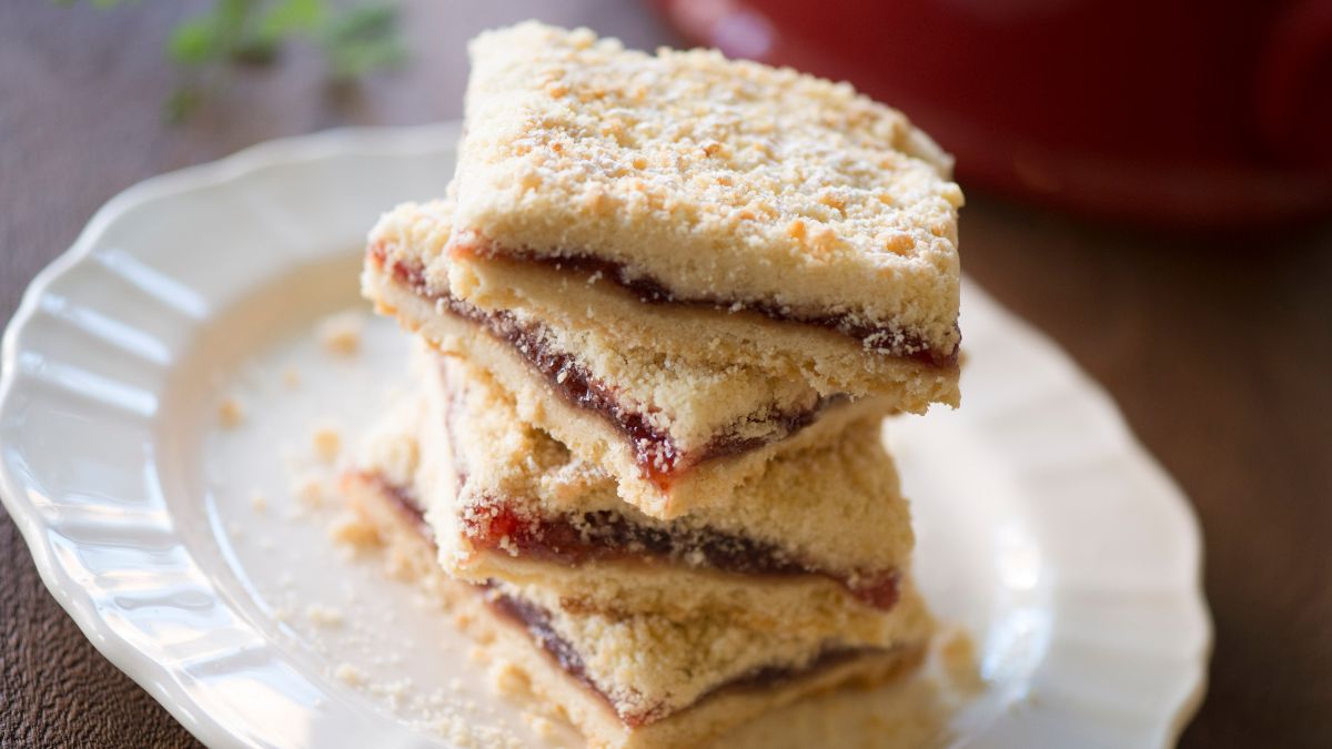 Raspberry Crumble Bars