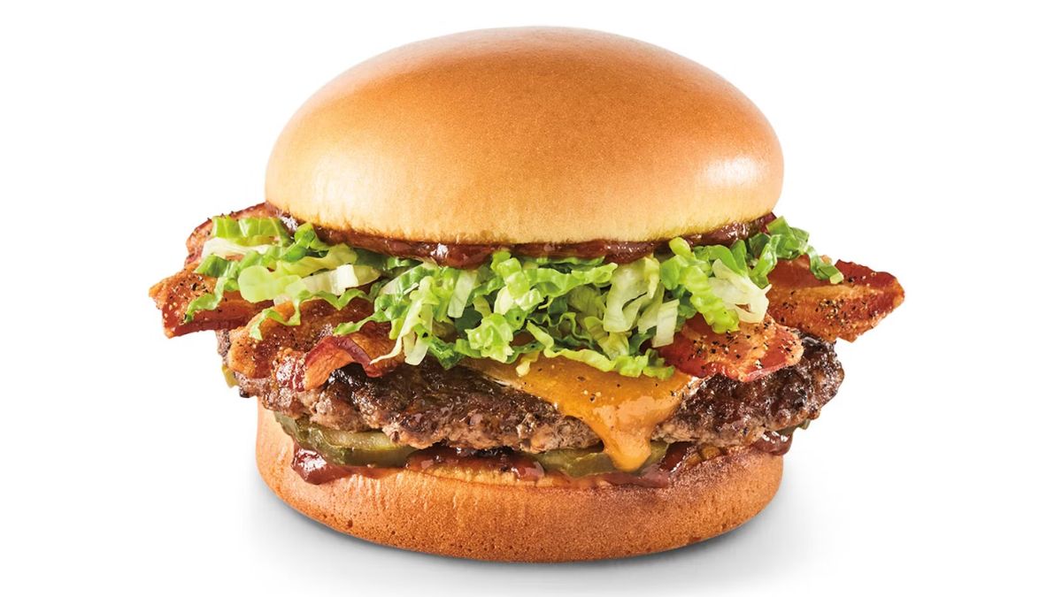 Red Robin Smoke and Pepper Burger