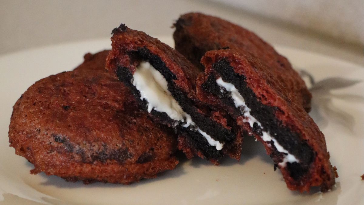 Red Velvet Cake Mix Deep-Fried Oreos