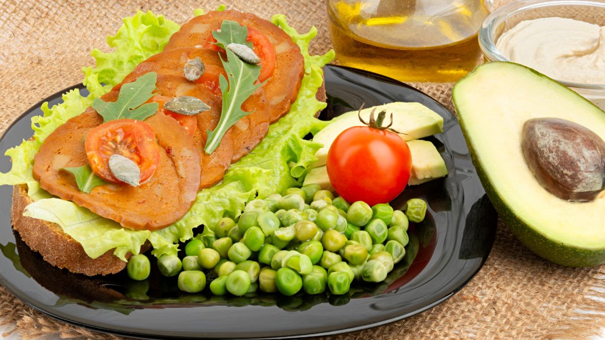 Seitan Sandwich Breakfast With Vegetables