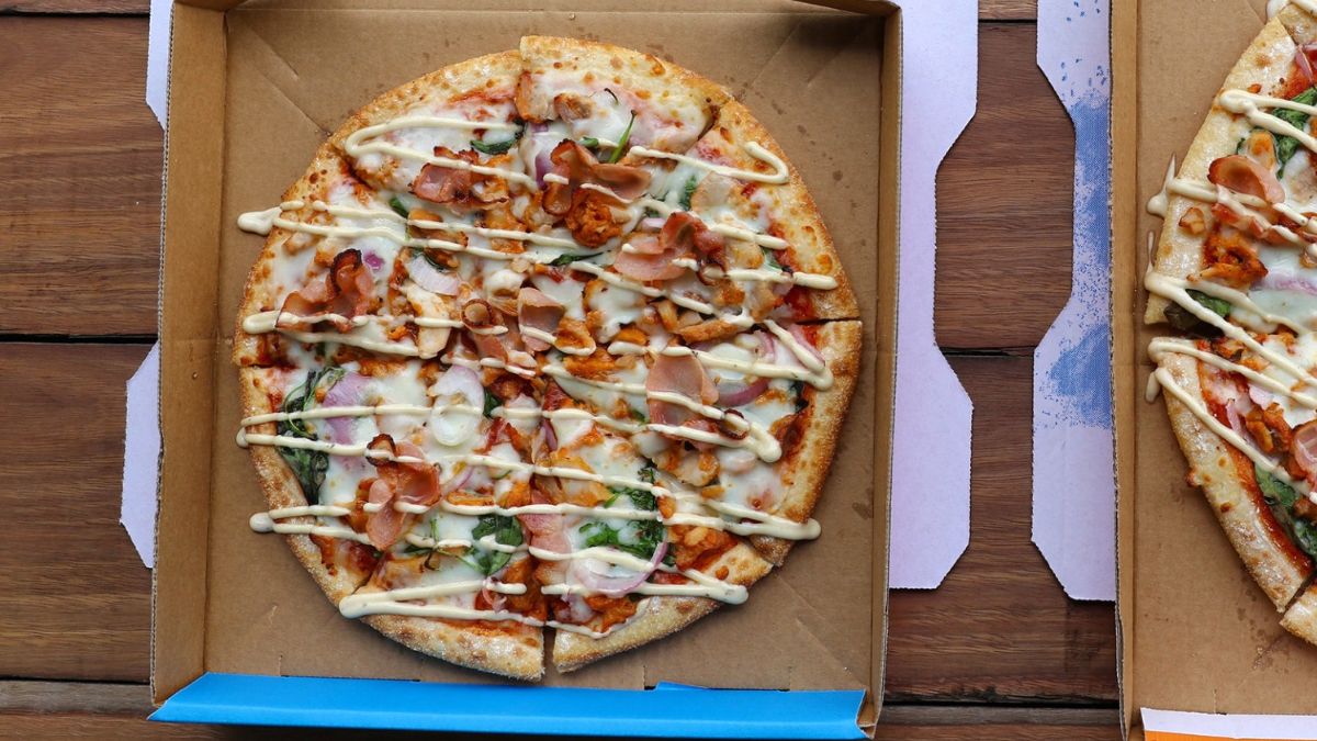 Domino’s Medium Pizza