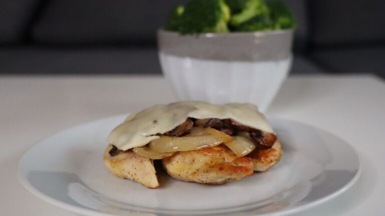 Texas Roadhouse Smothered Chicken [Recipe]