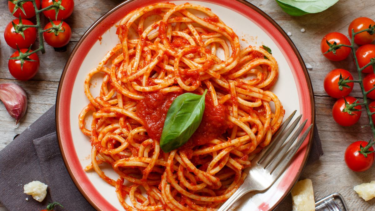 Tomato Sauce and Spaghetti to Eat with Boiled Eggs for Lunch