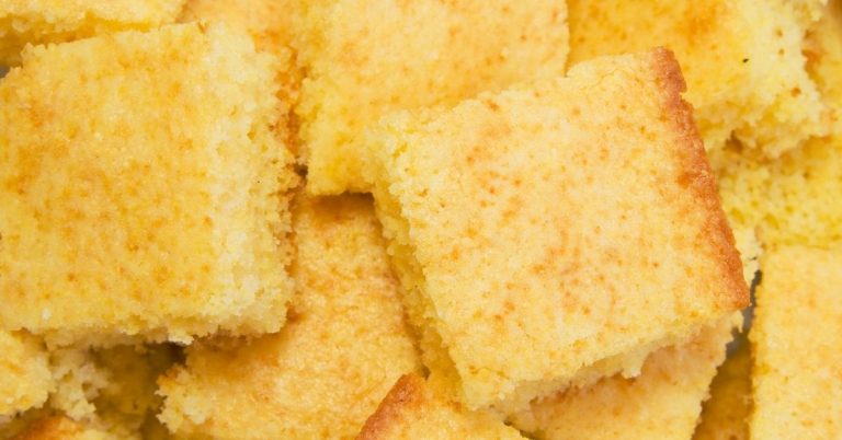 What Does Cornbread Taste Like
