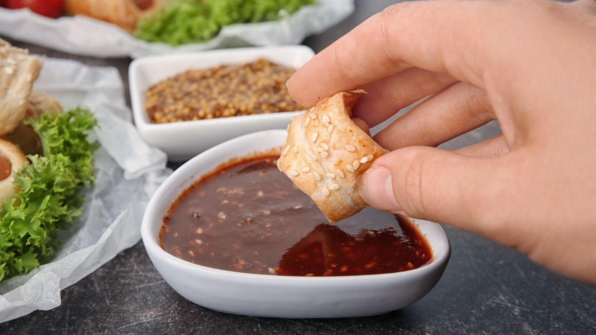 sriracha dip for pig in a blanket