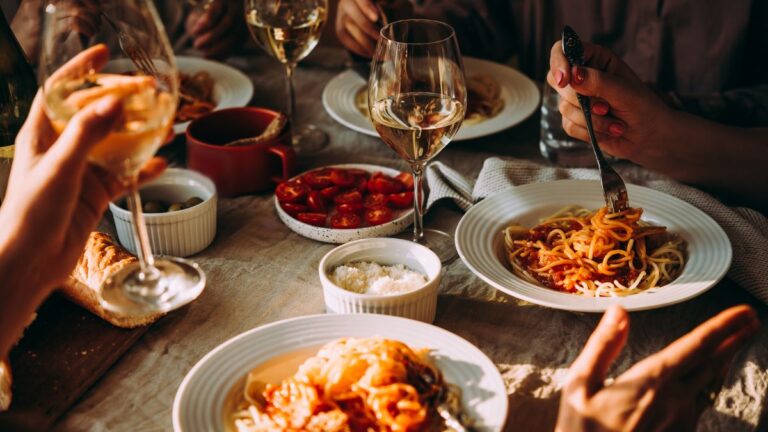 What Wine Goes with Spaghetti? [Ideas for Different Recipes]