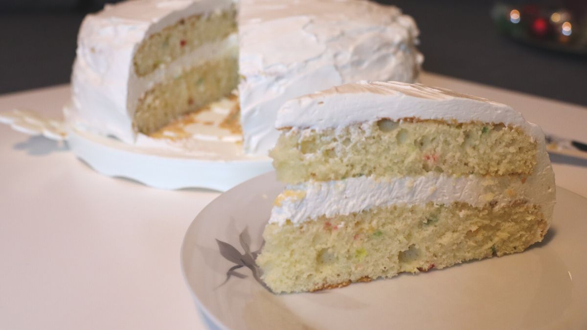 White Cake with Cheesecake Filling