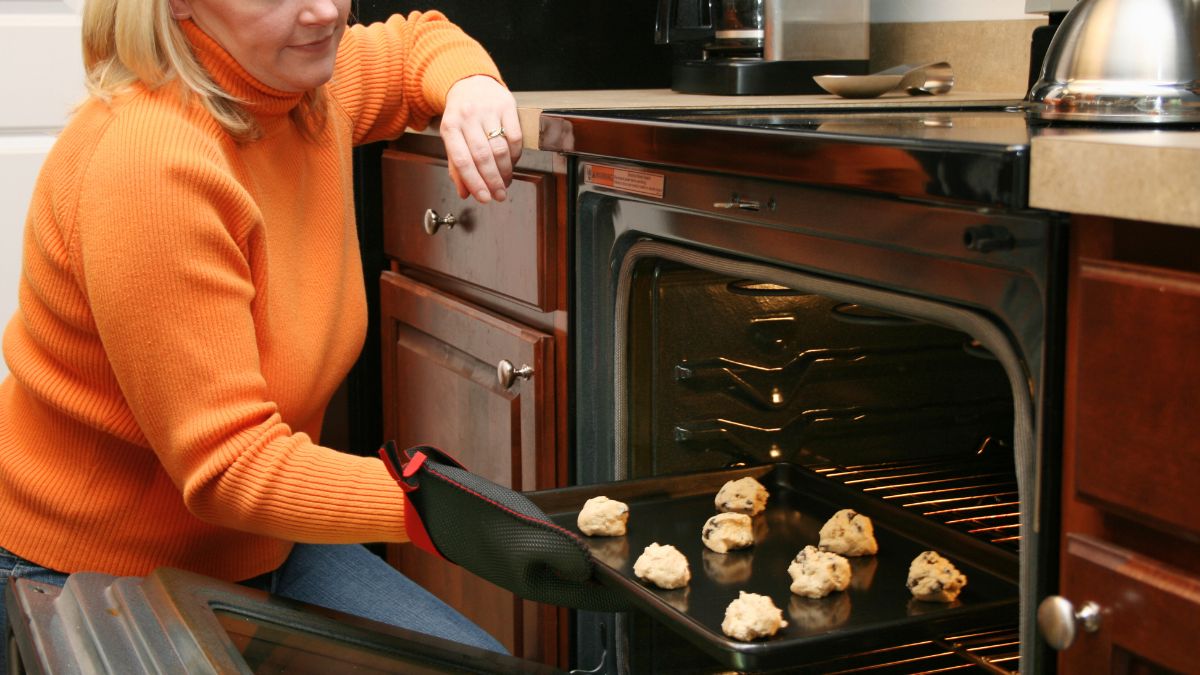 baking cookies with too much butter on lower heat