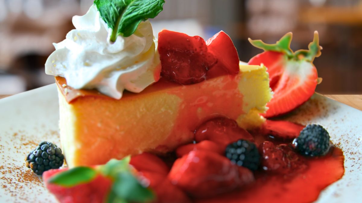 cheesecake crust with too much butter served with care and berry toppings