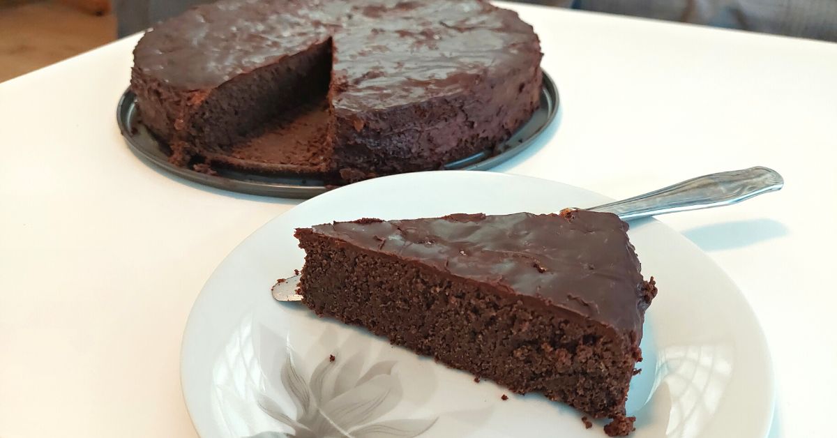 chocolate poppy seed cake