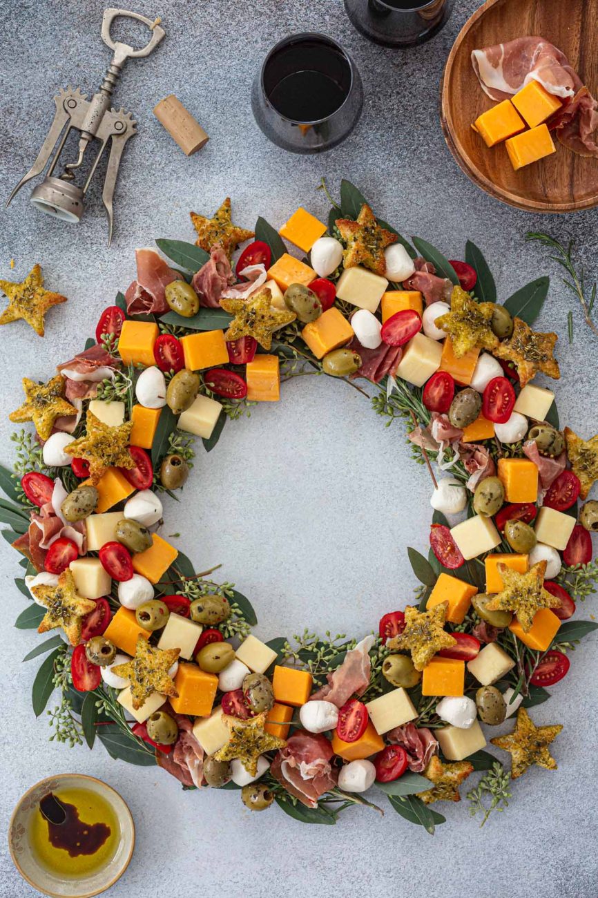 christmas wreath cheeseboard