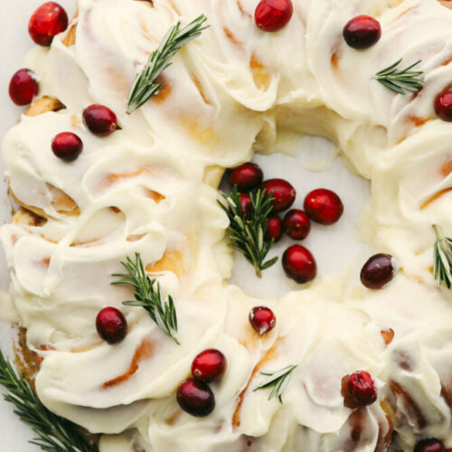 cinnamonrollwreath 1 667x1000 1