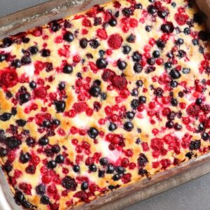 cornbread with berries