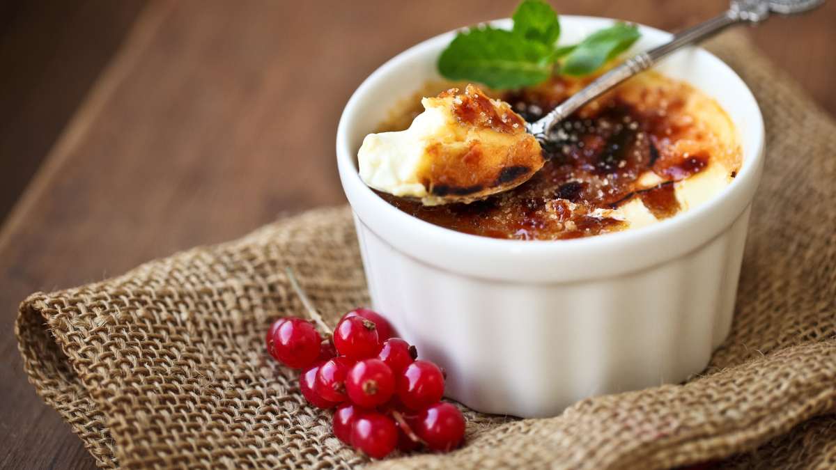 currant on Crème Brulée