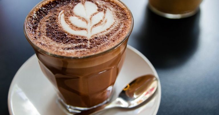 fast food restaurants that sell hot chocolate