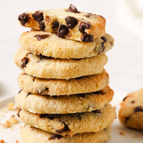 keto chocolate chip cookies
