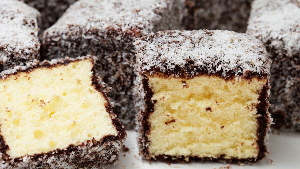 lamington cakes crossection
