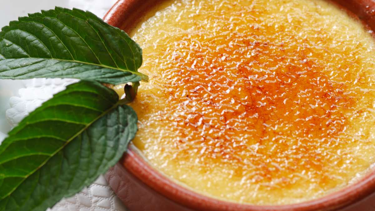mint as decoration on Crème Brulée