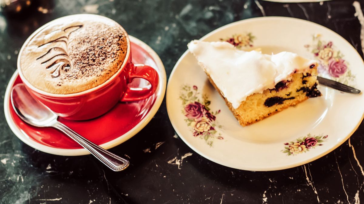 mocha and pound cake