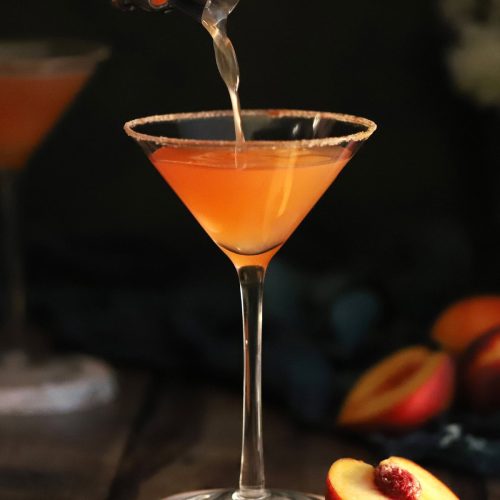 peach pie martini pour