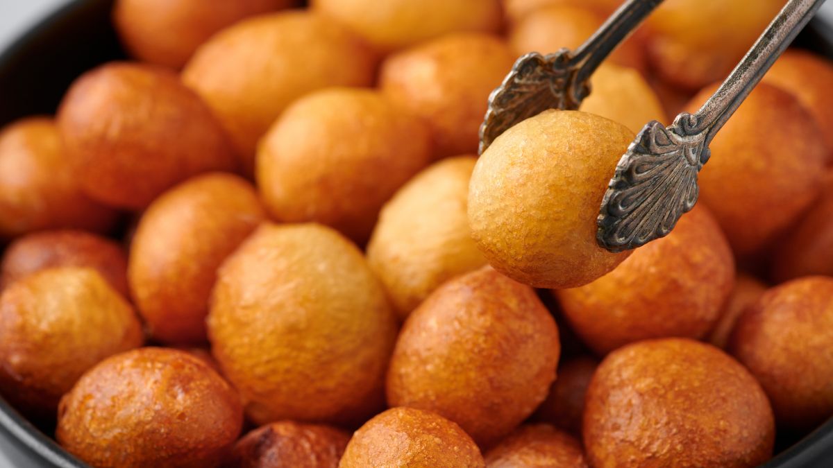 popular Ramadan food, lokma, in black bowl