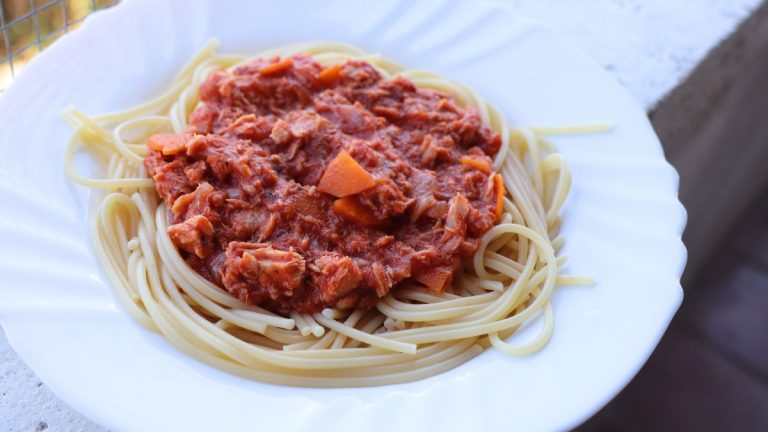 Luscious Tuna Tomato Sauce for Pasta