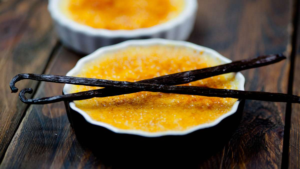 vanilla bean as decoration on Crème Brulée