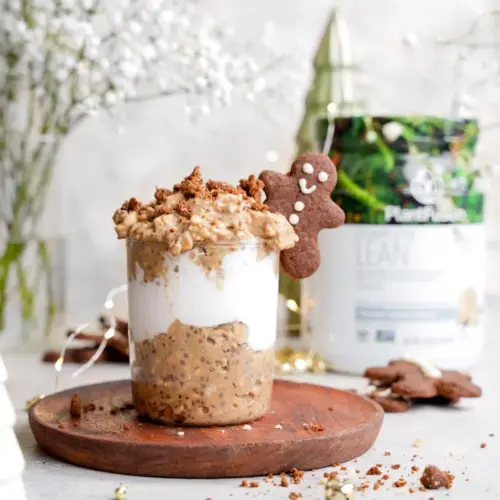 vegan gingerbread overnight oats.jpg