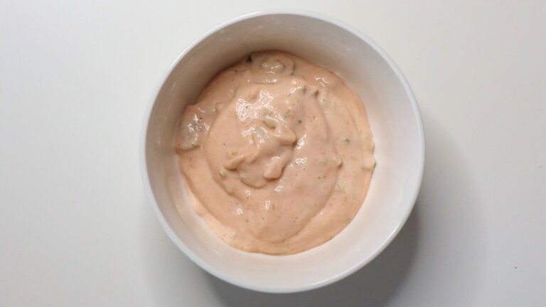 what is papa john's signature burger sauce