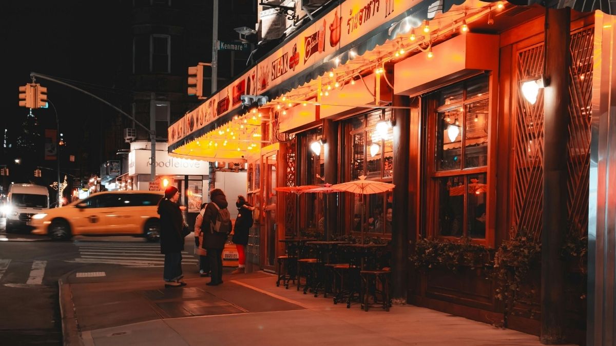 what makes late night restaurants popular