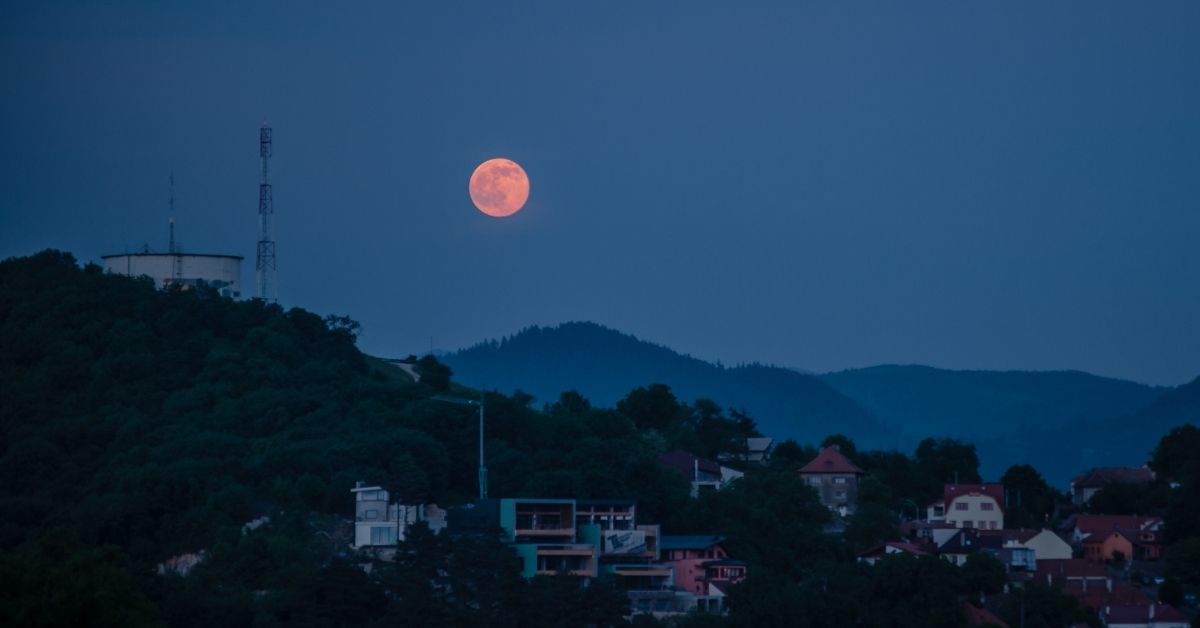 what to do for strawberry moon